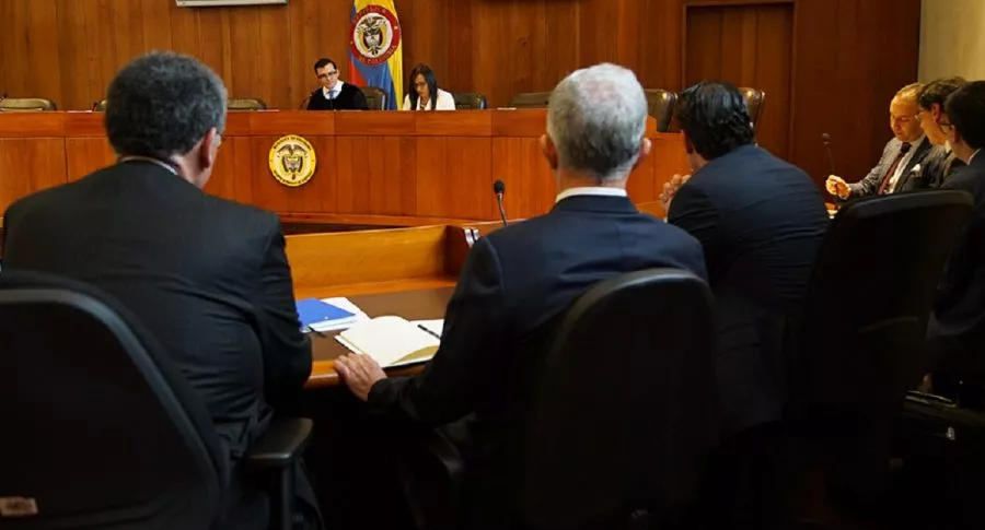 Documento de decisión contra Álvaro Uribe Vélez es el más largo de la "historia reciente del país"