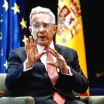 El expresidente Álvaro Uribe Vélez estará recluido en su casa.