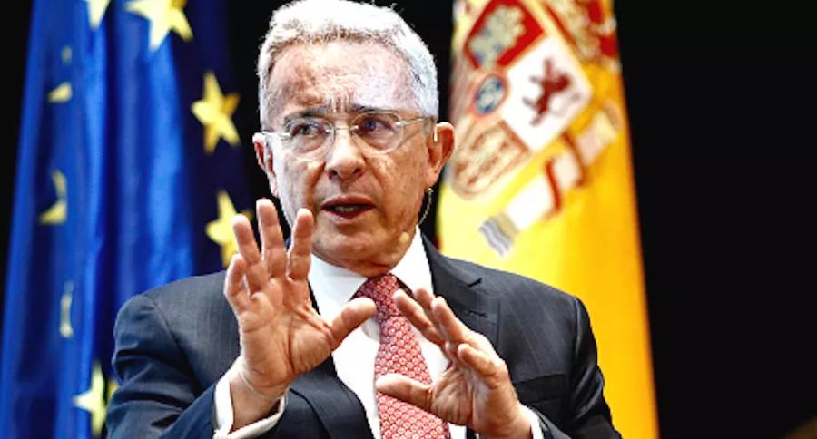 El expresidente Álvaro Uribe Vélez estará recluido en su casa.