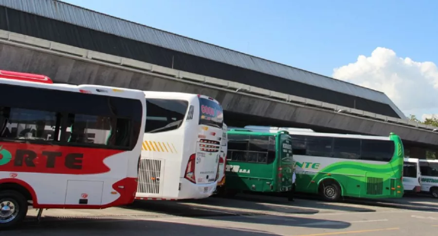 Empresas de transporte se emberracaron y no van a pagar arriendo en terminal de Medellín
