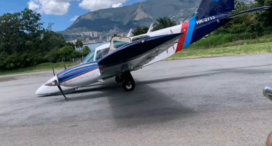 Avión ambulancia se fue de nariz y terminó bloqueando pista en aeropuerto de Medellín