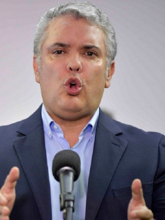 Imagen de la Virgen de Chiquinquirá / Presidente Iván Duque.