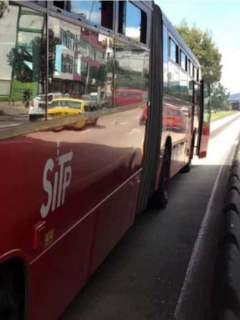 Accidente de dos buses de Transmilenio
