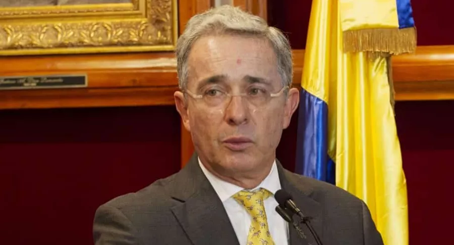 Álvaro Uribe iría directamente a juicio, según Blu Radio