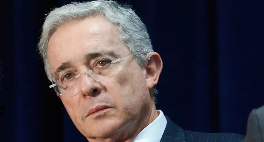 Álvaro Uribe, en proceso por falsos testigos