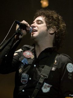 Gustavo Cerati en un concierto en 2006