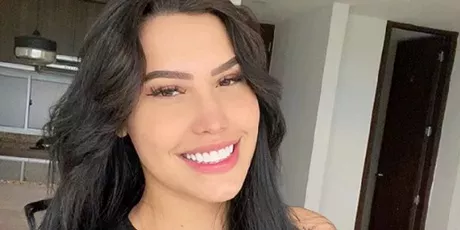 Selfi de Ana del Castillo casi un año después de accidente en camioneta, cuya placa ha sido apostada en loterías y chances.