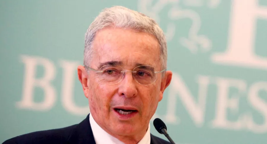 Álvaro Uribe Vélez anuncia que se recuperó de COVID-19