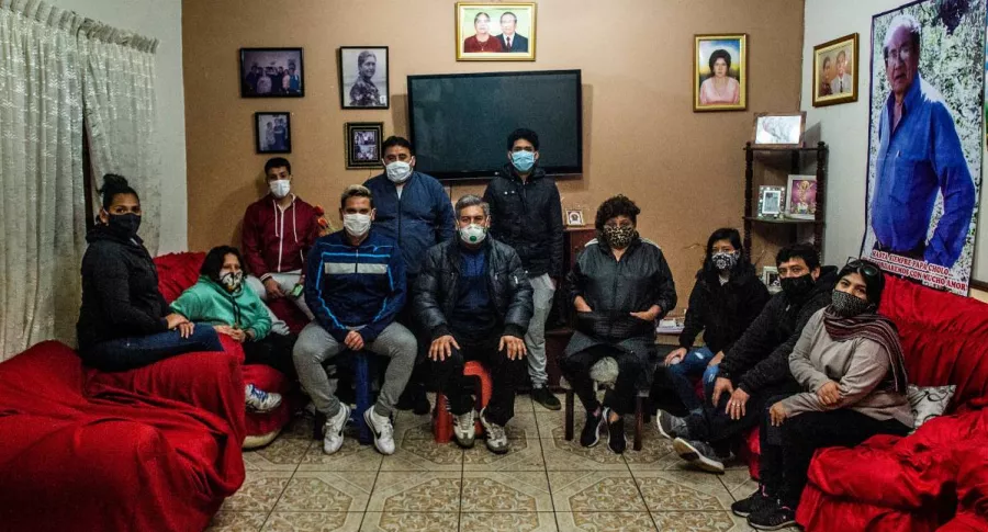 Por culpa del coronavirus, familia peruana perdió a 5 miembros. Además, otros 4 están hospitalizados.