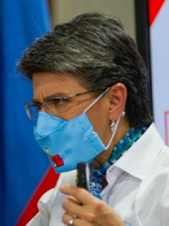 Claudia López se le fue encima (otra vez) a Duque; esta vez por “defender a Uribe”