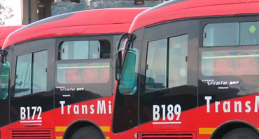Buses de Transmilenio.