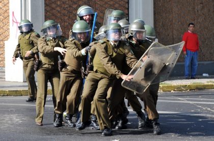 Carabinero chileno deberá pagar cárcel por dispararle a un manifestante.