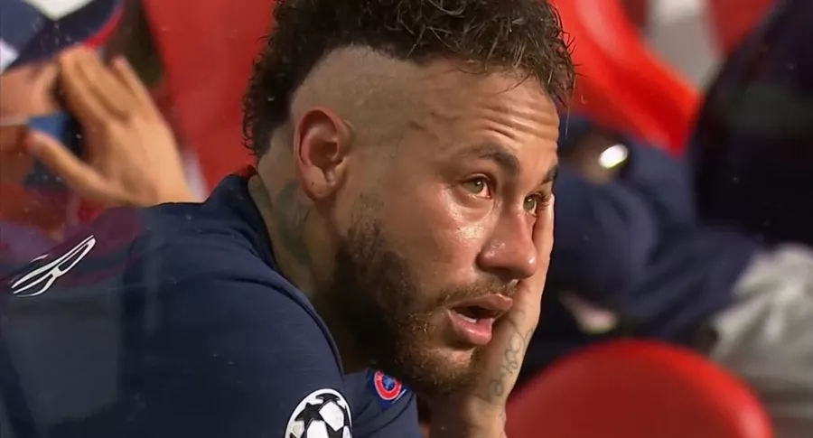 Neymar llorando tras perder la final de Champions