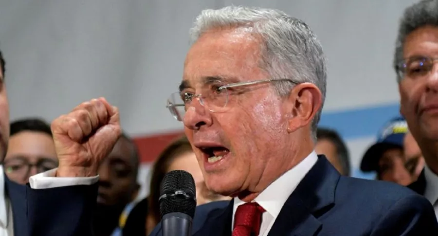 Procuraduría pide que proceso contra Uribe pase a Fiscalía