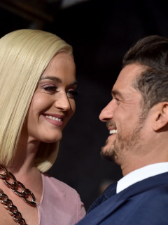 Katy Perry y Orlando Bloom, cuya hija Daisy Dove ya nació, en la premier de 'Carnival Row' en 2019.