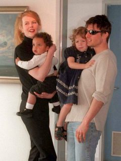 Nicole Kidman y Tom Cruise con sus dos hijos adoptados, Connor e Isabella, en 1996.