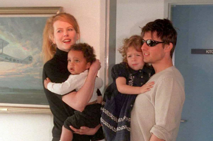 Nicole Kidman y Tom Cruise con sus dos hijos adoptados, Connor e Isabella, en 1996.