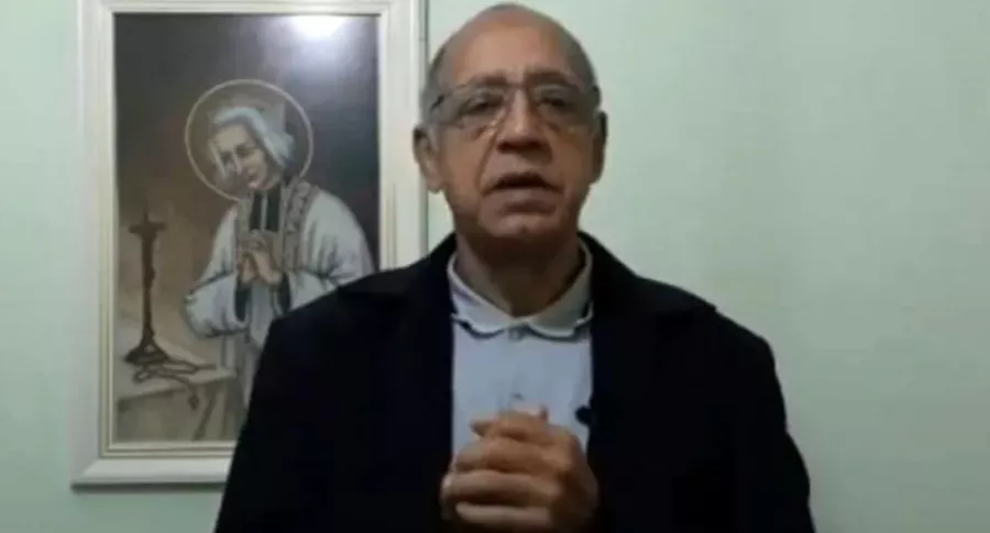 El sacerdote brasileño Antonio Firmino Lopes les deseó lo peor a católicos que no van a misa.