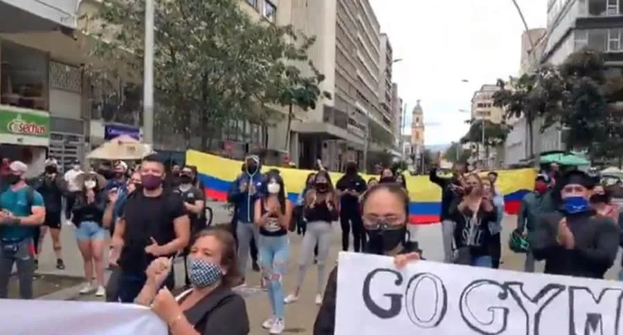 Trabajadores de gimnasios protestan en centro de Bogotá