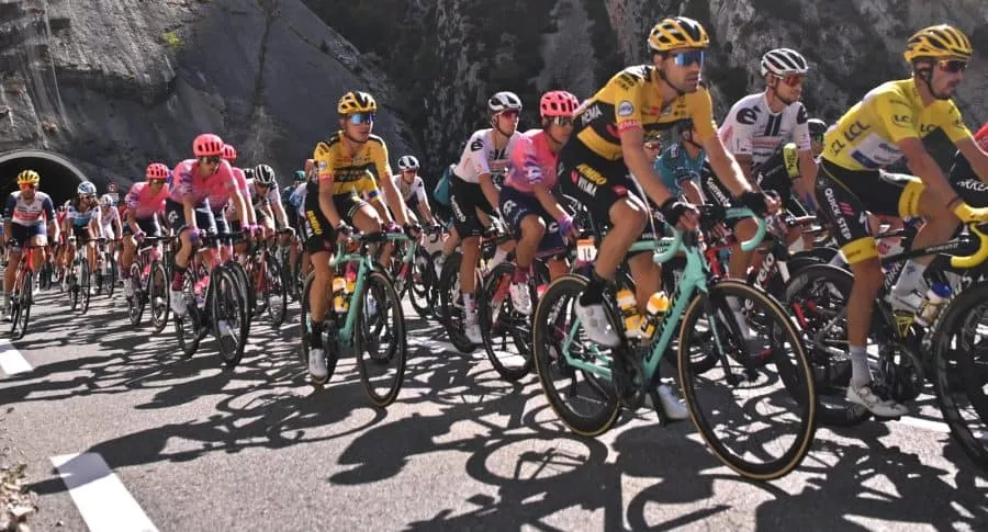 Pelotón en el Tour de Francia, en vivo etapa 4.