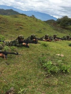 Disidentes de las Farc exhiben armas en Cauca