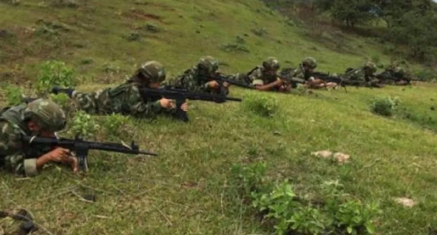 Disidentes de las Farc exhiben armas en Cauca