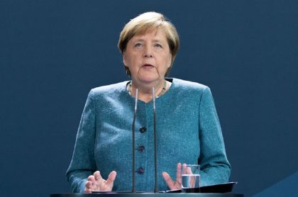 Ángela Merkel, canciller alemana, pidió explicaciones a Rusia por envenenamiento de principal opositor de Putin.