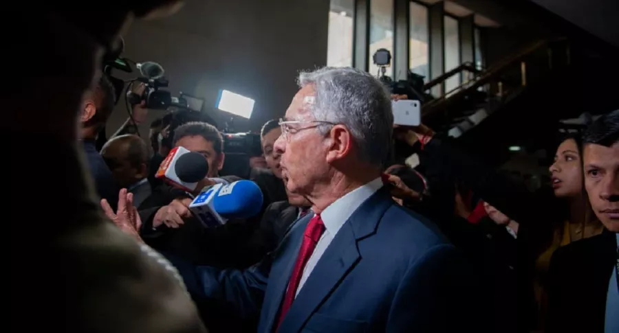 Álvaro Uribe Vélez, ante la Corte Suprema de Justicia, antes de que su caso pasara a la Fiscalía, donde ya tiene un nuevo encargado.