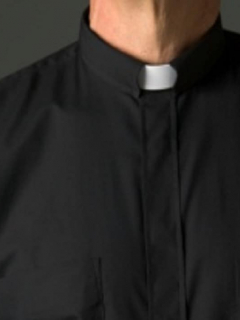 Imagen que ilustra a un sacerdote, como el que fue capturado en Bogotá
