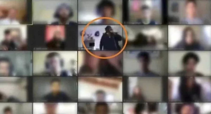Captura de pantalla de robo que ocurrió durante clase virtual, en Ecuador