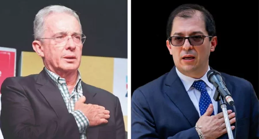Álvaro Uribe y Francisco Barbosa en eventos públicos. El fiscal no se declara impedido en caso del expresidente.