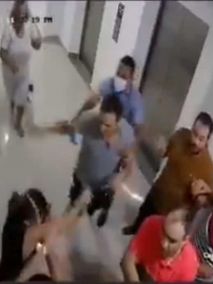 Hombres y mujeres agreden a médica y a su acompañante por reclamarles.
