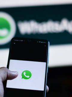 Logotipo de WhatsApp para ilustrar nota sobre cómo ver mensajes y responder en la 'app' sin tocar el celular