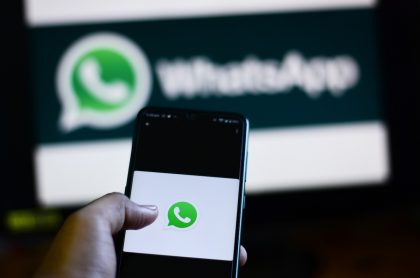 Logotipo de WhatsApp para ilustrar nota sobre cómo ver mensajes y responder en la 'app' sin tocar el celular