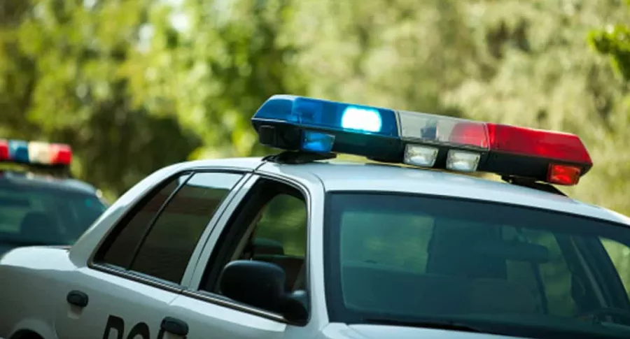 Carro de policía ilustra nota de oficiales que dispararon contra niño con autismo