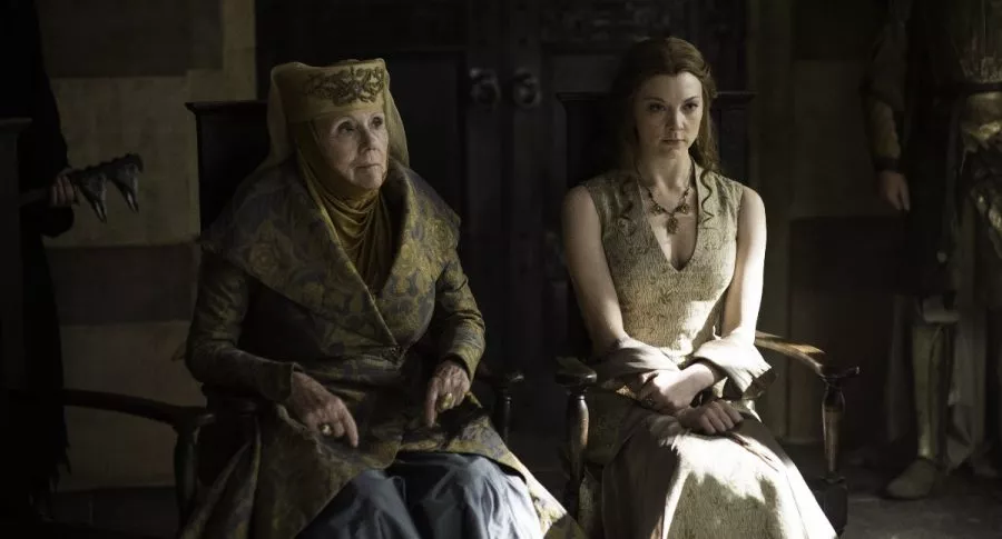 La fallecida actriz Diana Rigg junto a Natalie Dormer en una escena de 'Game of Thrones’.