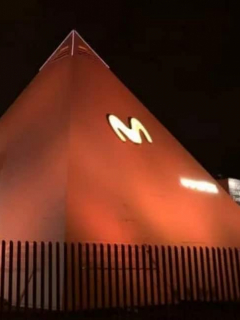Piramide de Movistar, Bogotá. La SIC sancionó a la compañía por consultar sin permiso el historial de crédito de las personas con fines comerciales.