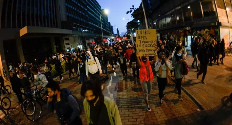 Este viernes siguen las protestas en Bogotá. 