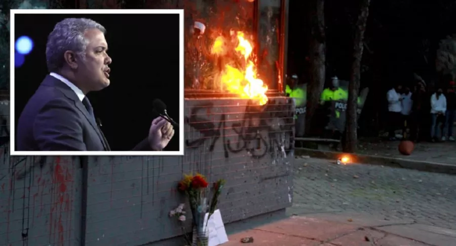 El presidente dijo que todo el país debe oponerse a las actividades “vandálicas, sistemáticas y estructuradas”. Iván Duque y CAI incendiado en Bogotá.