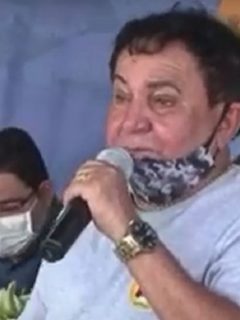 José Maria Monção, exalcalde de Cocal, Piauí (Brasil), en medio de un mitin.