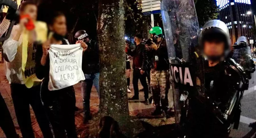 "Me violaron en un CAI": mujer, a policías en protestas de Bogotá