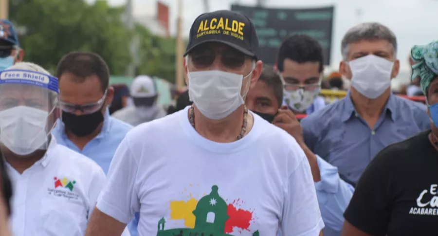 William Dau, alcalde de Cartagena, que hizo un grotesco ejemplo para incentivar uso de tapabocas 