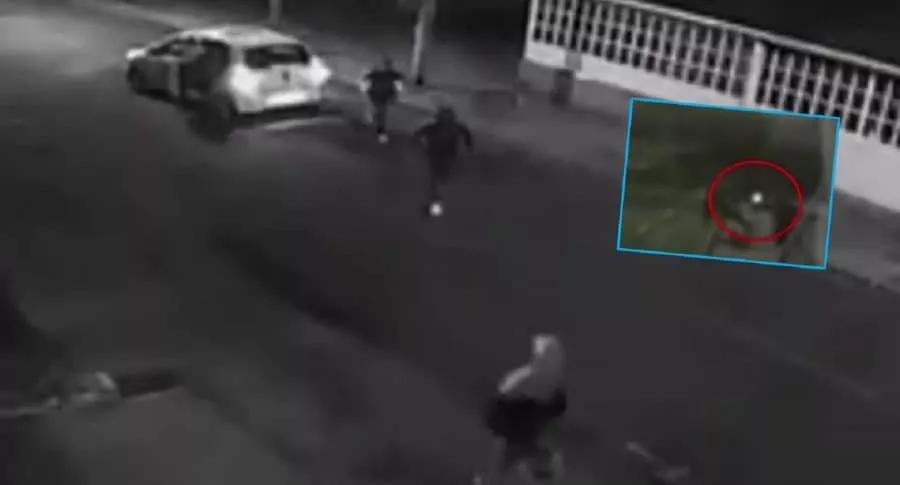 Video de ladrones disparando a su víctima, en Bogotá (fotomontaje de Pulzo con capturas de pantalla de Citynoticias).