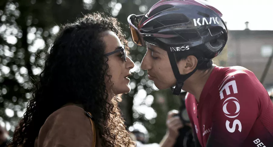 Egan Bernal con su expareja Xiomara Guerrero en el Tour de Francia 2019.