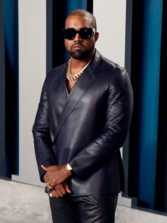 Kanye West en el 'after party' de los Óscar 2020, meses antes de despacharse contra las disqueras.