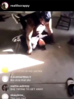 Capturas de pantalla de fuerte castigo con golpes de padre a hija