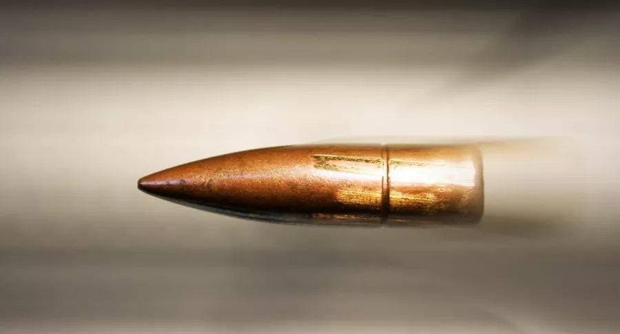 Imagen de una bala, que ilustra a la que mató al joven cuyo reporte dice que fue por COVID-19