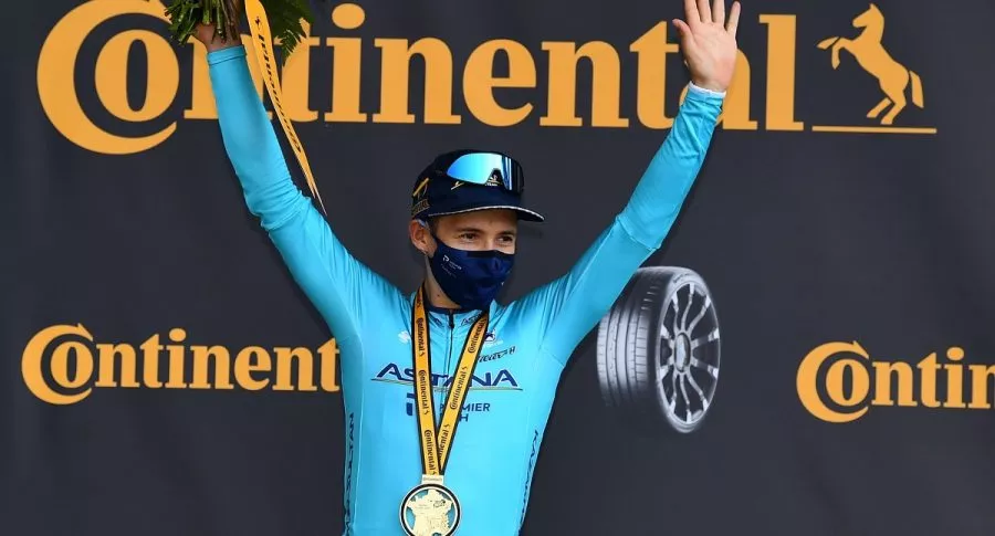 Miguel Ángel López celebrando su triunfo en la etapa 17 del Tour de Francia, carrera en la que terminó de sexto y por eso recibirá bastante dinero
