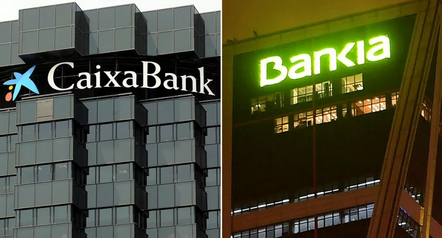 Combinación de imágenes de archivo creada el 4 de septiembre de 2020 que muestra la sede del banco CaixaBank-La Caixa en Barcelona (izq.) y la sede operativa del banco Bankia en Madrid.