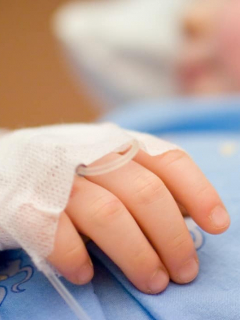 Imagen de menor en hospital ilustra nota sobre niño que recibió disparo en la cara en Monería